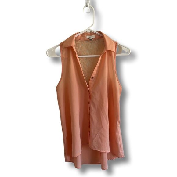 🔹4/$25 Sleeveless Peachy Button-Down Tank w/ Lace Back - Picture 2 of 7